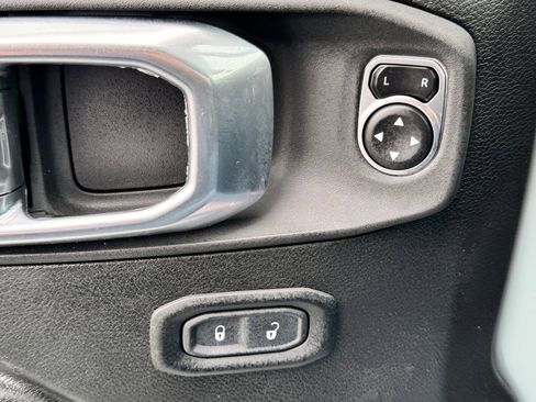 Used 2024 Jeep Wrangler Unlimited Sport AWD/4WD image 29