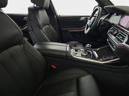 Used 2019 BMW X7 xDrive50i w/ M Sport Package image 11