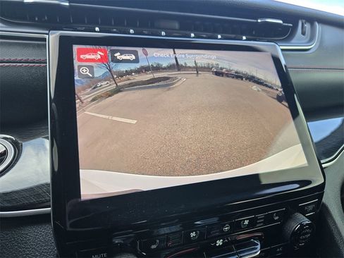 Used 2022 Jeep Grand Cherokee Trailhawk image 12