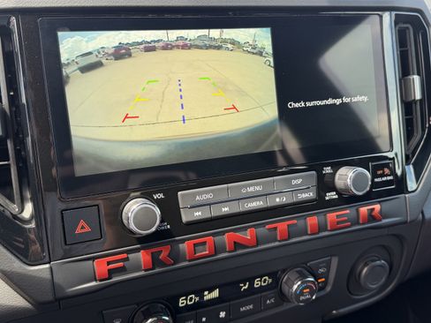 Used 2025 Nissan Frontier PRO-4X AWD/4WD image 33