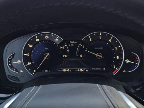 Used 2018 BMW 530i w/ Premium Package image 27