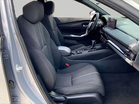 Used 2024 Honda Accord Sport image 9