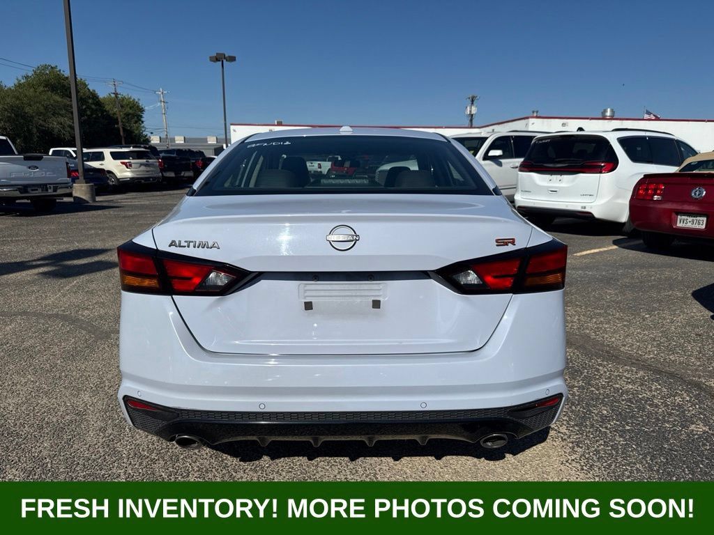 Used 2024 Nissan Altima 2.5 SR FWD image 3