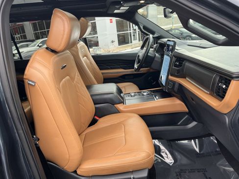 Used 2023 Ford Expedition Max Platinum image 28