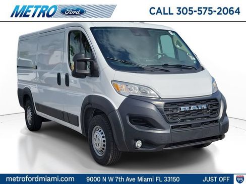 Used 2025 RAM ProMaster 2500 w/ Convenience Group FWD image 1