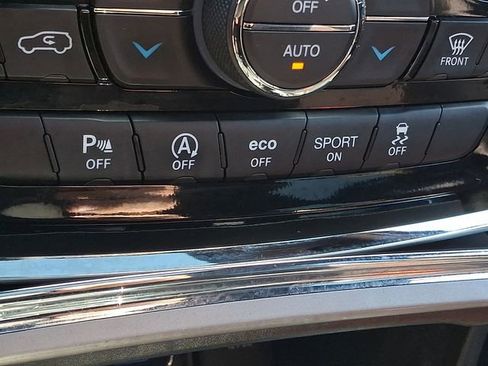 Used 2021 Jeep Grand Cherokee Laredo X AWD/4WD image 26