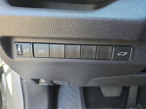 Used 2024 Toyota RAV4 XLE Premium image 28