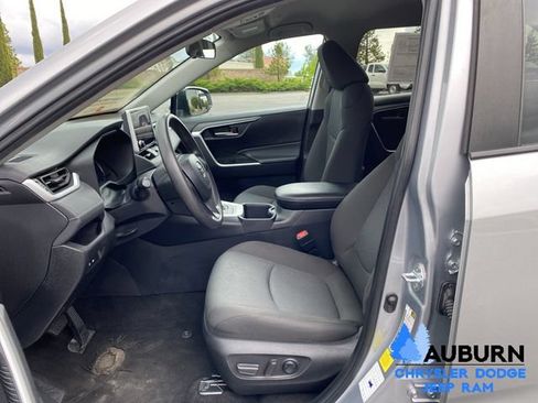 Used 2024 Toyota RAV4 XLE AWD/4WD image 29