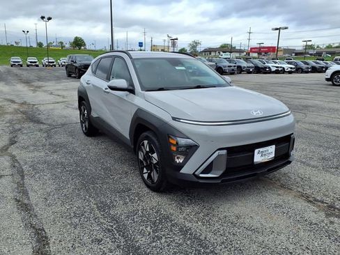 Used 2025 Hyundai Kona SEL FWD image 6