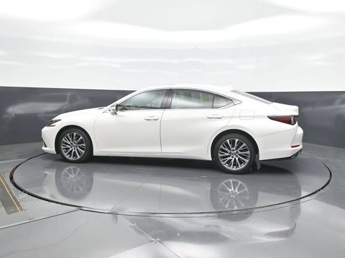 Used 2019 Lexus ES 350 w/ Premium Package FWD image 4