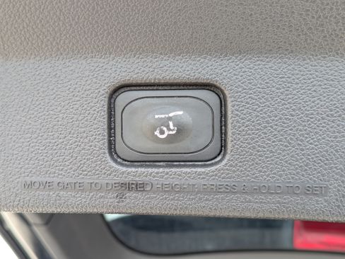 Used 2015 Ford Explorer XLT w/ Equipment Group 202A FWD image 13