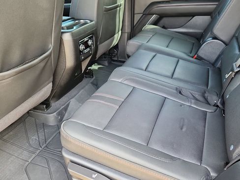 Used 2024 Chevrolet Tahoe RST w/ Luxury Package AWD/4WD image 9