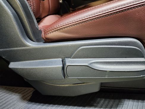 Used 2024 Ford Expedition Max Limited image 23