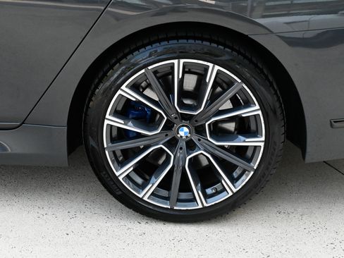 Used 2021 BMW 750i xDrive w/ Luxury Rear Seating Package AWD/4WD image 10