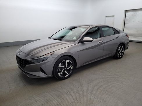 Used 2023 Hyundai Elantra SEL w/ Convenience Package image 2