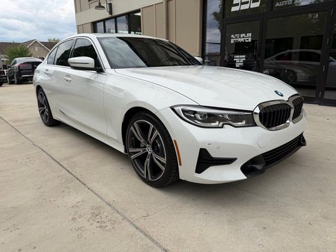 Used 2021 BMW 330i Sedan w/ Driving Assistance Package RWD image 3