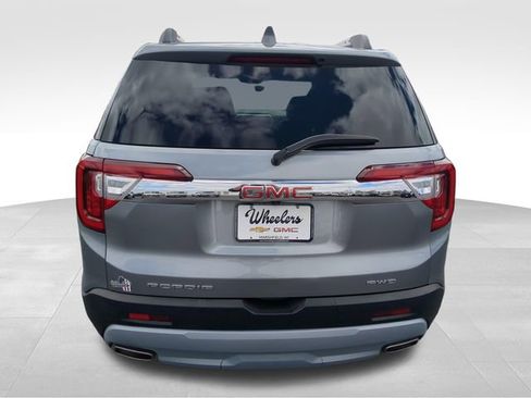 Used 2023 GMC Acadia SLT AWD/4WD image 4