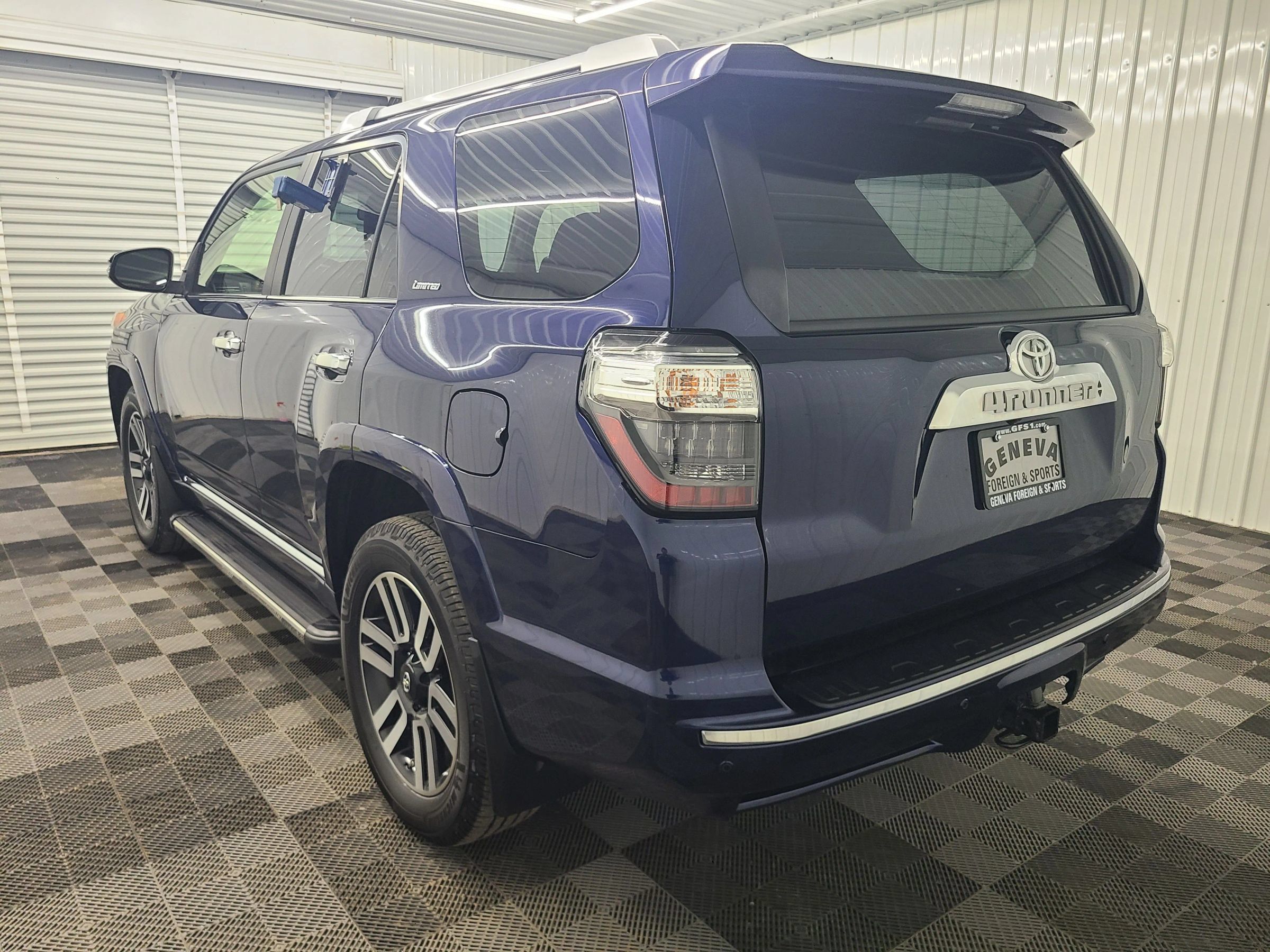 Used 2018 Toyota 4Runner Limited AWD/4WD image 10