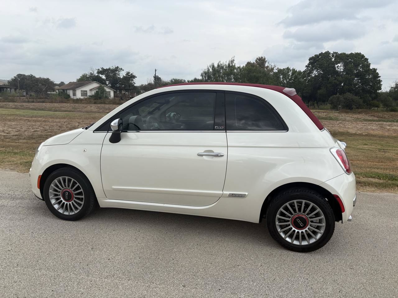 Used 2012 FIAT 500 Lounge w/ Luxury Leather Pkg FWD image 4