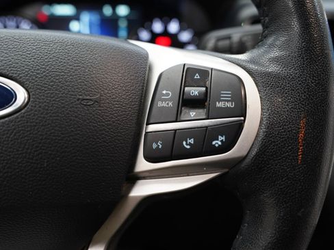 Used 2022 Ford Explorer XLT w/ Equipment Group 202A RWD image 16