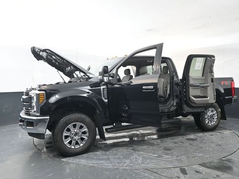 Used 2019 Ford F350 XLT w/ XLT Premium Package image 31