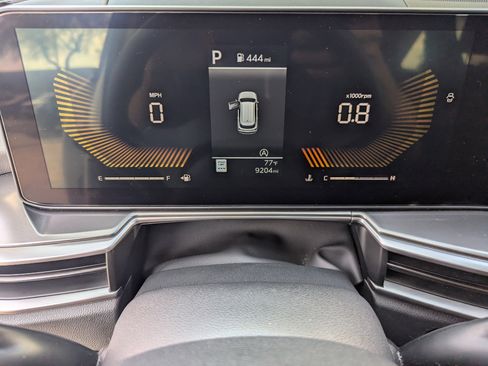 Certified 2025 Kia Sorento LX image 32