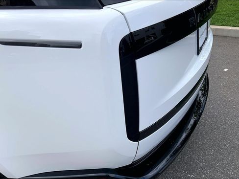 Certified 2024 Land Rover Range Rover Long Wheelbase Autobiography AWD/4WD image 28