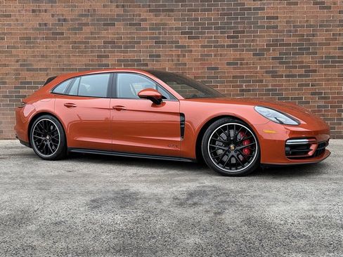 Used 2023 Porsche Panamera GTS image 9