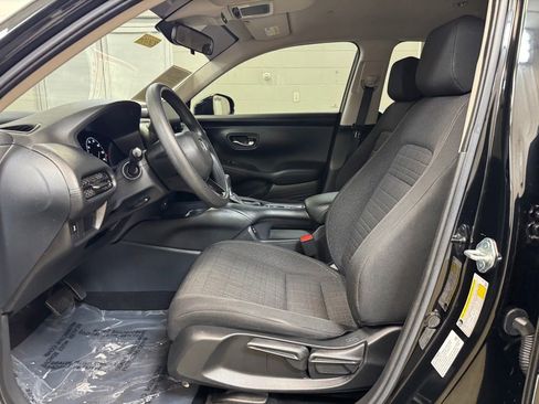 Used 2025 Honda HR-V LX image 11