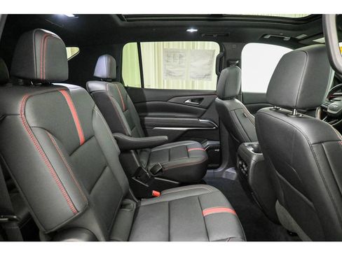 Used 2024 Chevrolet Traverse RS FWD image 22