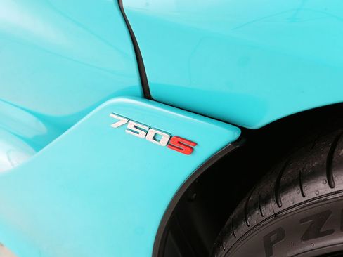 Used 2024 McLaren 750S Spider RWD image 21
