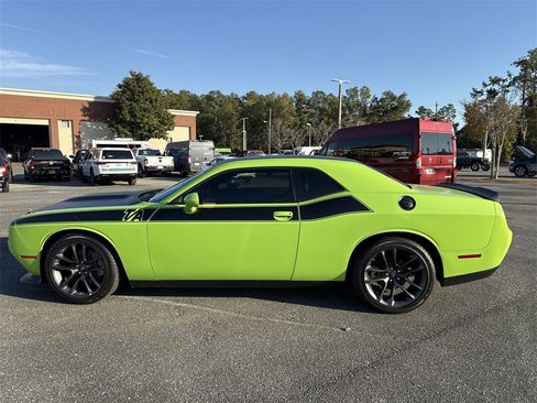 Used 2023 Dodge Challenger R/T w/ T/A Package image 5