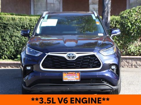 Used 2022 Toyota Highlander XLE FWD image 3