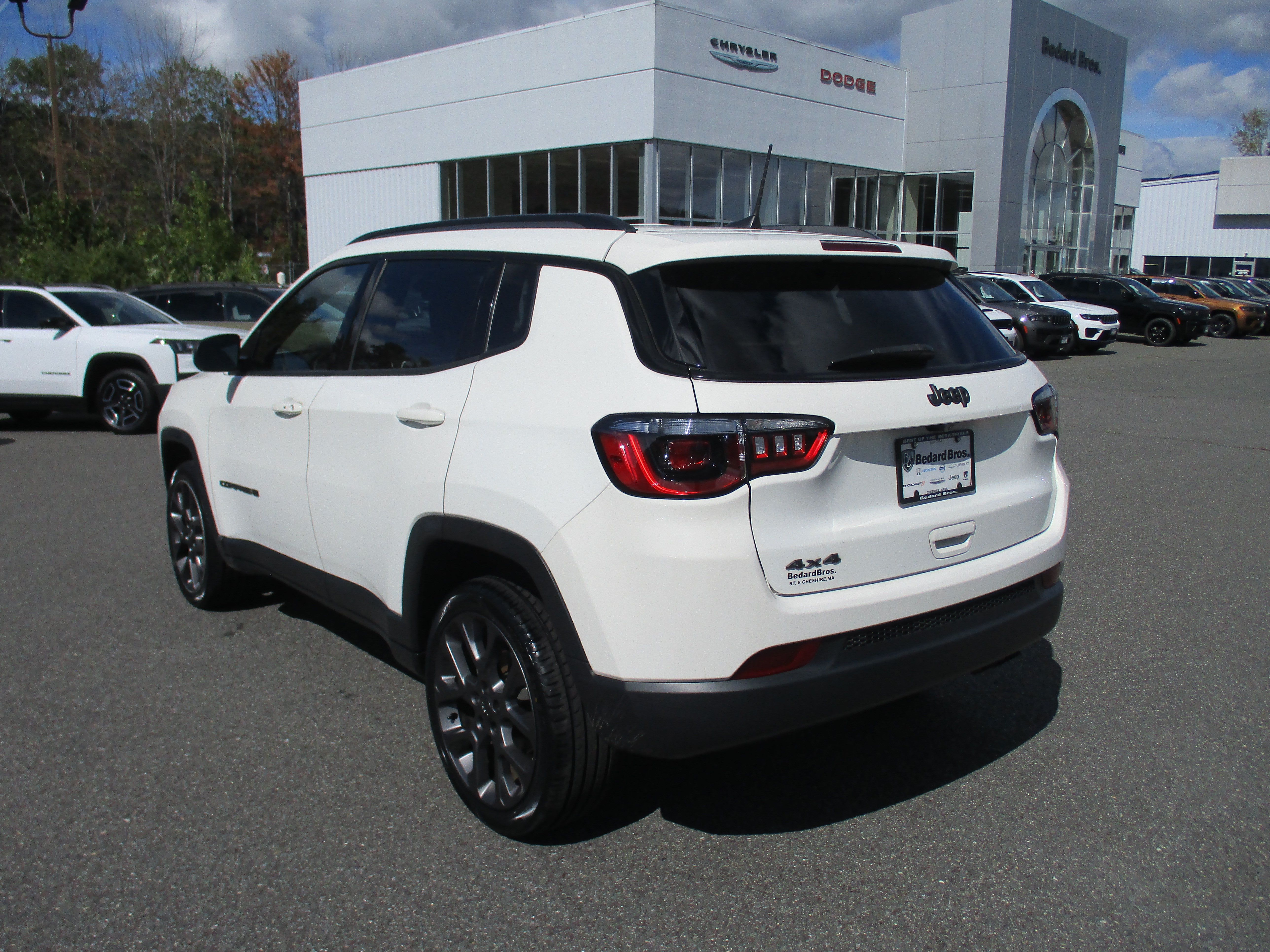 Used 2021 Jeep Compass Latitude AWD/4WD image 7