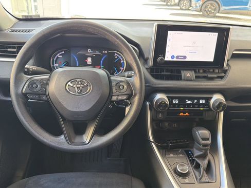 Used 2025 Toyota RAV4 LE AWD/4WD image 17