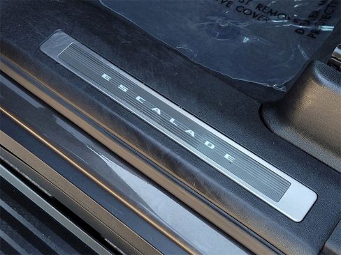 Used 2021 Cadillac Escalade ESV Premium Luxury Platinum w/ Heavy-Duty Trailer Package image 41