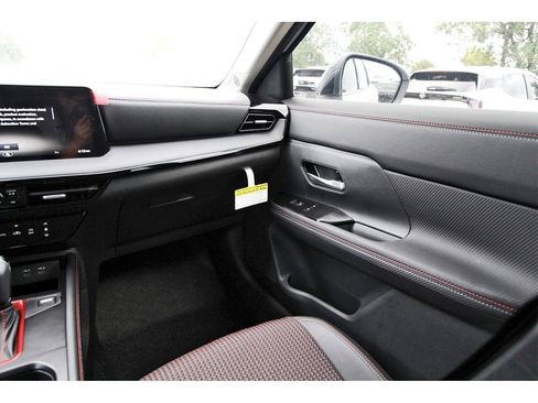 New 2026 Nissan Kicks SR image 10