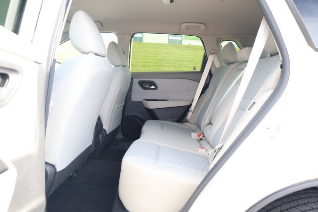 Used 2023 Nissan Rogue SV FWD image 28