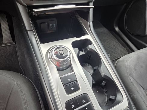 Used 2020 Ford Explorer XLT RWD image 11