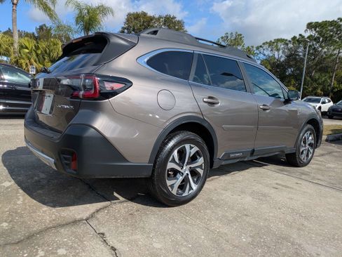 Certified 2022 Subaru Outback Limited image 4