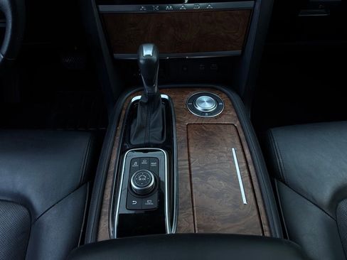 Used 2024 Nissan Armada SL RWD image 16