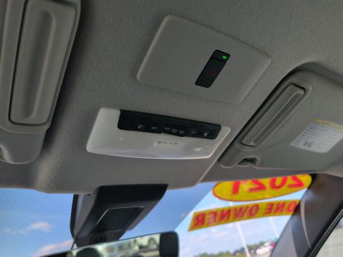 Used 2021 Nissan Kicks SR w/ SR Premium Package FWD image 22