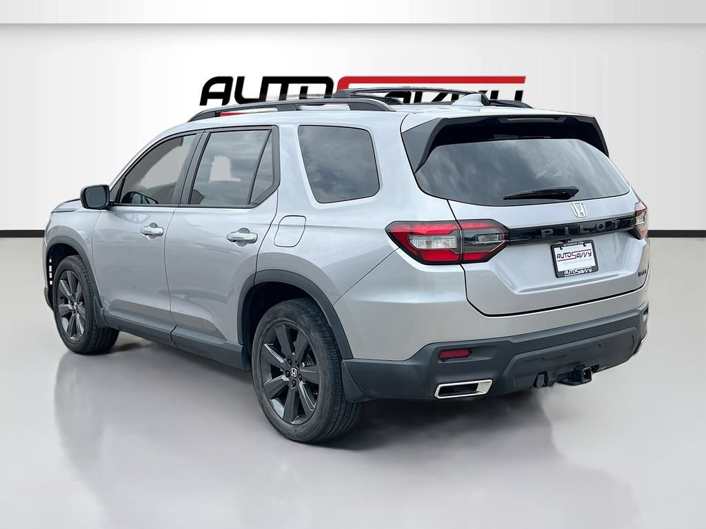 Used 2025 Honda Pilot Sport image 5