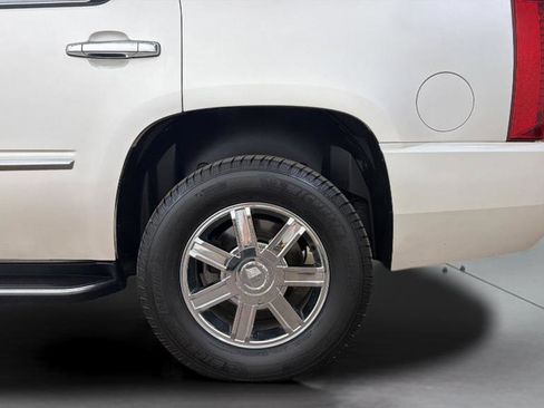 Used 2007 Cadillac Escalade AWD w/ Climate Package image 37