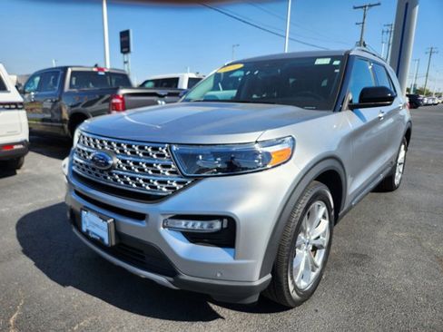 Used 2024 Ford Explorer Limited image 4