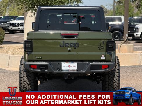 Used 2021 Jeep Gladiator Willys image 10