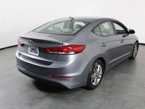 Used 2017 Hyundai Elantra SE image 15
