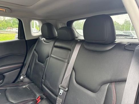 Used 2017 Jeep Compass Trailhawk w/ Leather Interior Group AWD/4WD image 11