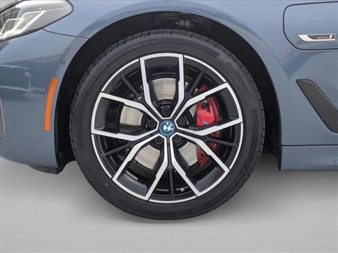 Used 2023 BMW 530e 530e w/ M Sport Package image 25