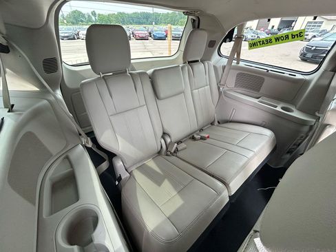 Used 2014 Chrysler Town & Country Touring w/ Trailer Tow Group FWD image 13